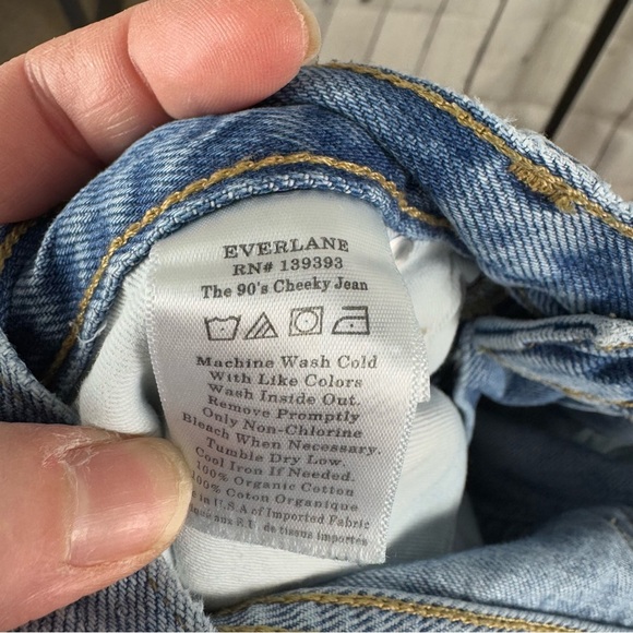 Everlane 90s Cheeky Jeans Button Fly Ankle Length Straight Leg Size 26 - Picture 7 of 7